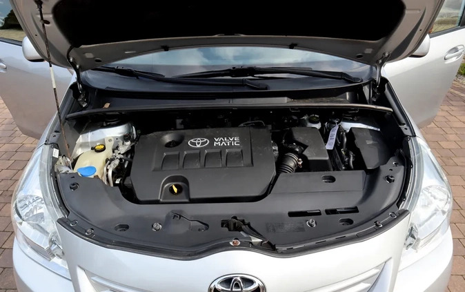 Toyota Verso cena 28900 przebieg: 205000, rok produkcji 2009 z Gołdap małe 529